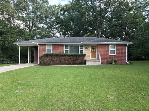 Comfy & Cozy Home in Weaver!