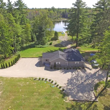 The Perfect Getaway *Sleeps  Pet Friendly  *Traverse City *Crystal Mountain
