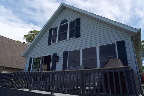 Southshore Lakehouse on Gun Lake -Like New Home on Goldcoast of Gun Lake