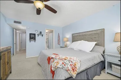 Pelican Inlet - Cozy Beach Condo!1 block from the beach! Sleeps 6. Pool/Tennis
