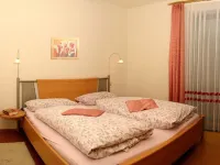 Ruhig Gelegene Fewo 02 - Rustikal und Modern Eingerichtet in Waldnähe Hotels in Achslach
