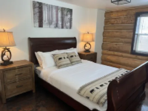 Grand Spruce Lodge, Lakefront near Talkeetna & Denali State Park