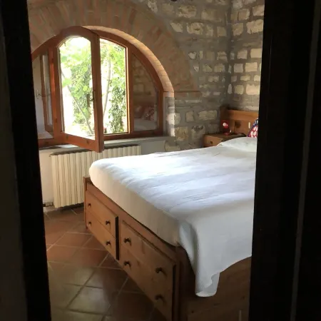 Cottage in the green, a stone's throw from the sea