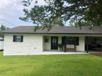 Lake front home in secluded neighborhood mins away f/ boat launch and amenities.