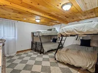 Lakefront Home on Seneca Wine Trail - Hot Tub and Sunset View Near Watkins Glen Hoteles en Hector