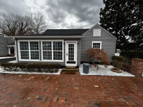 Entire beautiful home w/ great location! Hotels near Kennedy Park