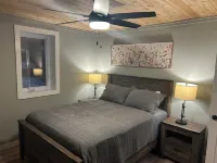 Escape to Tranquility, Private Cabin in the Woods only 5 Miles to Torch Lake!