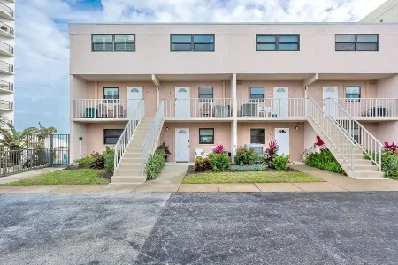 Beachfront. Sept. Just opened due to cancellation.