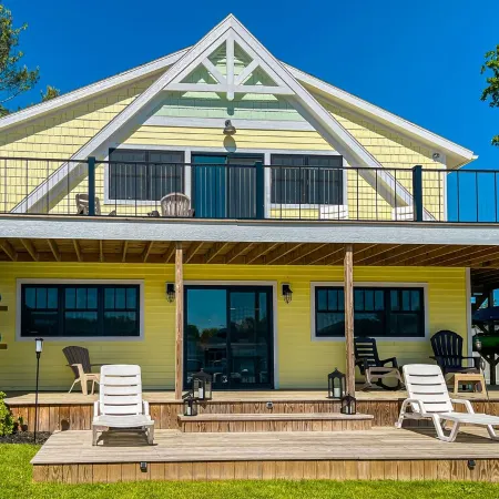 Kayak Shack: Waterfront, 2nd Floor, Boat Dock, in the Heart of Downtown