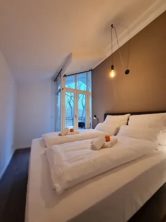 Penthouse in Waterfront Villa Including Wifi Parking Balcony Netflix