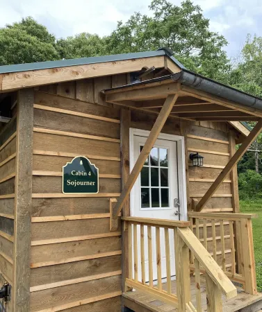 Cozy cabin close to Summersville Lake and the New River Gorge National Park!