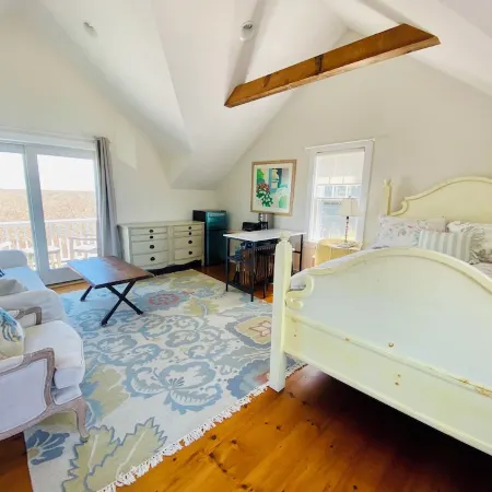 Adorable guest house with saltwater pool and spa with views close to beach