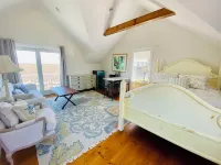 Adorable guest house with saltwater pool and spa with views close to beach