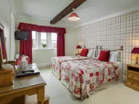 Well appointed cottage on a working hill farm Hotels in Otley