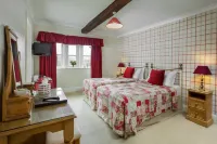 Well appointed cottage on a working hill farm Hotels in Otley