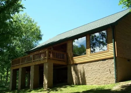 White River Get Away Cabin (Norfork) - River frontage - Open all Year