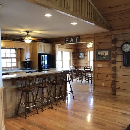 Life is Better at the Lake! Waterfront cabin on Lake Keowee