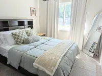 Downtown Villa-Fully equipped! Short drive Beaches, Short Walk to Payne Park.