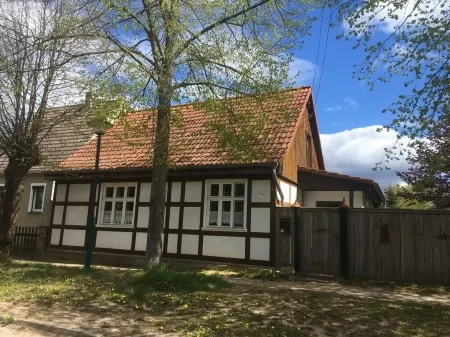 Enchanting half-timbered holiday home in Oderbruch