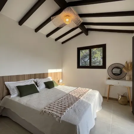 NEW: Villa Amandier, ideal location. heated swimming pool