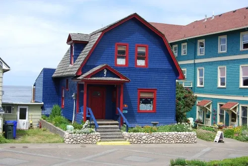 'American Classic' BEACHFRONT Historic Nye Beach - BEST LOCATION - 3BR Home