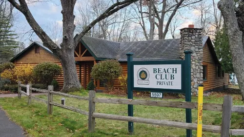 Updated Golf and Ski Condo Sleeps 5 by Shanty Creek, 5610 Shanty Creek Rd