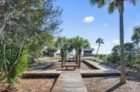 Private Deeded Beach, Pool