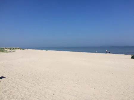 2 Bedroom Private Vacation Home in Horumersiel