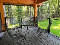 Merlot-Newly Constructed 2 bedroom Cottages at Jones von Drehle Hotels in Traphill