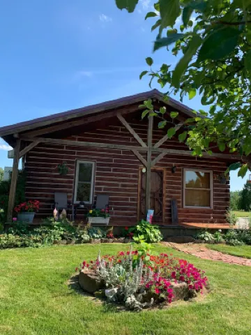 Cozy Country Cabin quiet country retreat