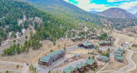 Mountain and Lake Views Отели рядом с достопримечательностью «Гоблинс Форест»