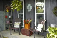 Family friendly w/ huge yard 15 min from ATT stadium Stockyards, airport