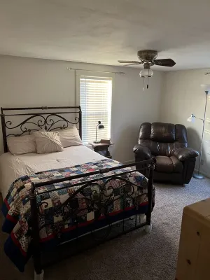 Private getaway on 4 acres-Close to lots of outdoor activities!