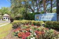 Amazing Lagoon View, Largest Balcony in Fiddlers Cove!  5 min walk to the beach!
