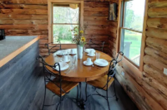 Hilltop Chalet with an Unforgettable Valley View. 13 minutes from Ellicottville!