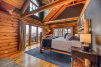 Lux/Private Cabin-PanoramicMntVIEWS-HotTub,Wd Stove,Firepl/Pit,GmRoom,FencedYard