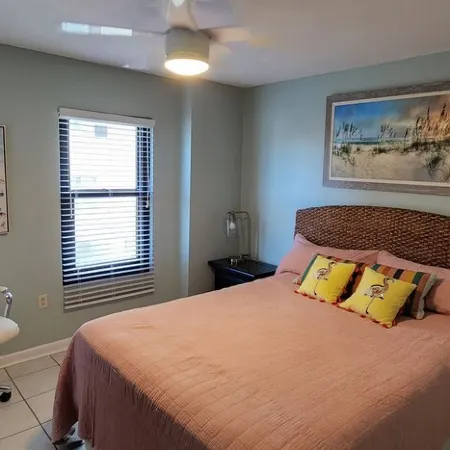 Gorgeous, updated oceanfront Condo with pool - Perdido Key Beach