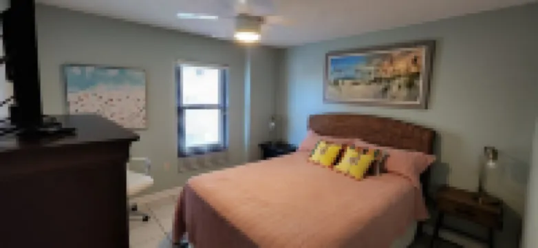 Gorgeous, updated oceanfront Condo with pool - Perdido Key Beach