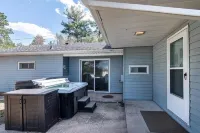 Buffalo Lake Retreat - charming lakefront 3 bedroom house-great fishing and fun Hotels in Marquette County