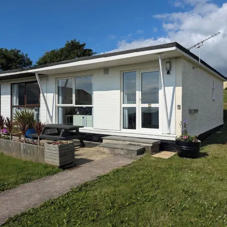 Pet friendly chalet ..  Sleeps 5