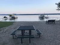 Duck Lake Peninsula Cottage Interlochen