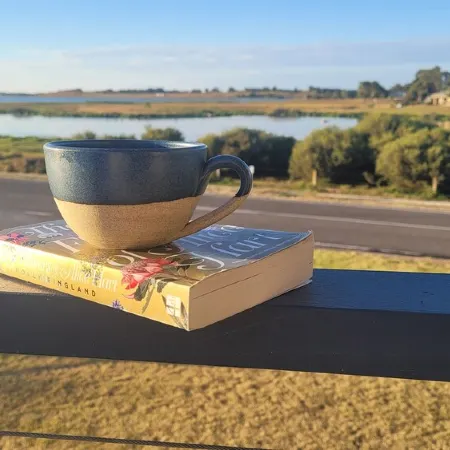 The Flagstaff Clayton Bay - relaxing getaway with water views. Sleeps up to 7