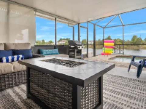 Waterfront Home - GameRoom / Saltwater Pool / Tropical Sunsets / Fish / Swim Hotels in Hernando Beach