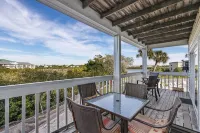 Heated Pool! 3min walk to the beach! Gorgeous Intercoastal Views!