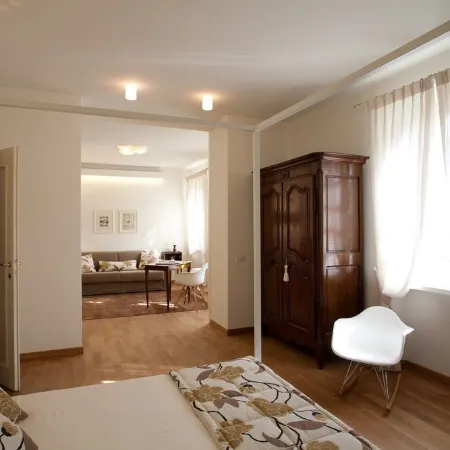 Luxury &  Chic Rental Villa Lake Garda Lazise. Lake view and swimming pool
