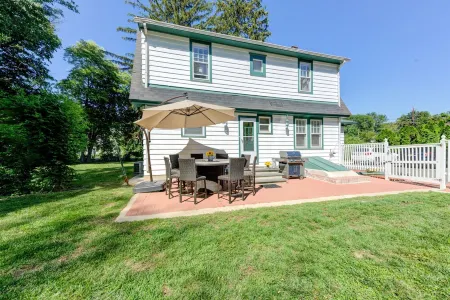 Magic Escape 4 Br Spacious Fully Fenced Backyard Отели рядом с достопримечательностью «Palmer Square Princeton 08540»