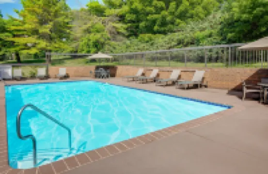 州立學院歡朋酒店