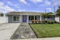 NEW Modern Home w/ Heated Pool and Resort Backyard - 4 mins to beach
