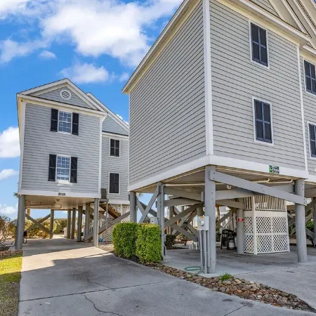 "Mermaid's Delight" Oceanfront Beach House w/pool
