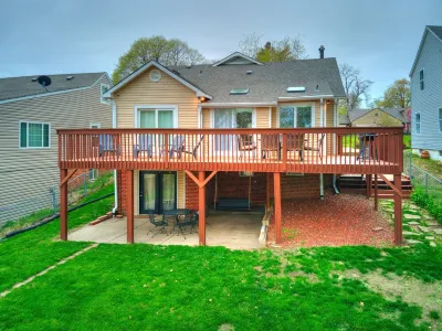 Spacious Valley Junction Retreat Hotels near Clive Elementary School